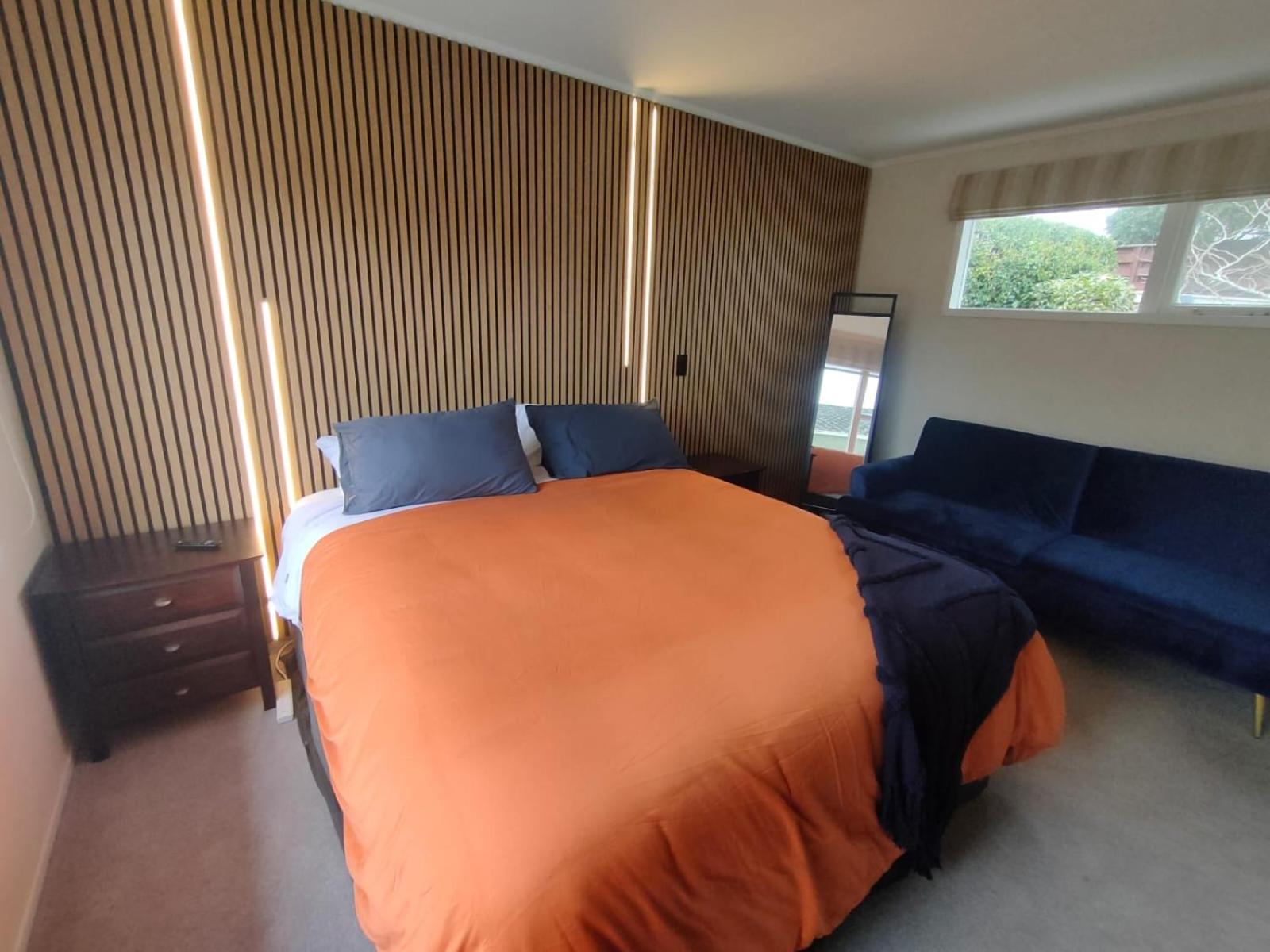 Retro 4 Bedroom Home, Warm And Welcoming, Quiet Location Porirua Exterior foto