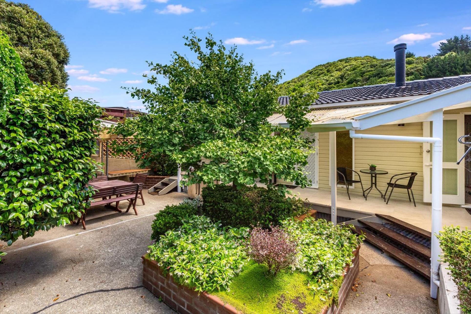 Retro 4 Bedroom Home, Warm And Welcoming, Quiet Location Porirua Exterior foto