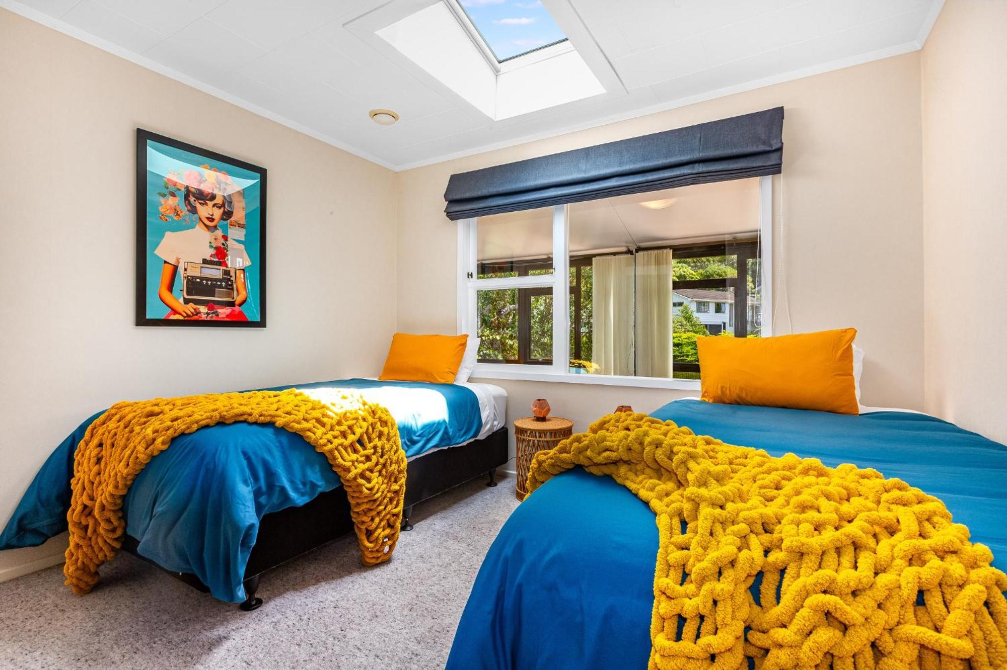 Retro 4 Bedroom Home, Warm And Welcoming, Quiet Location Porirua Exterior foto
