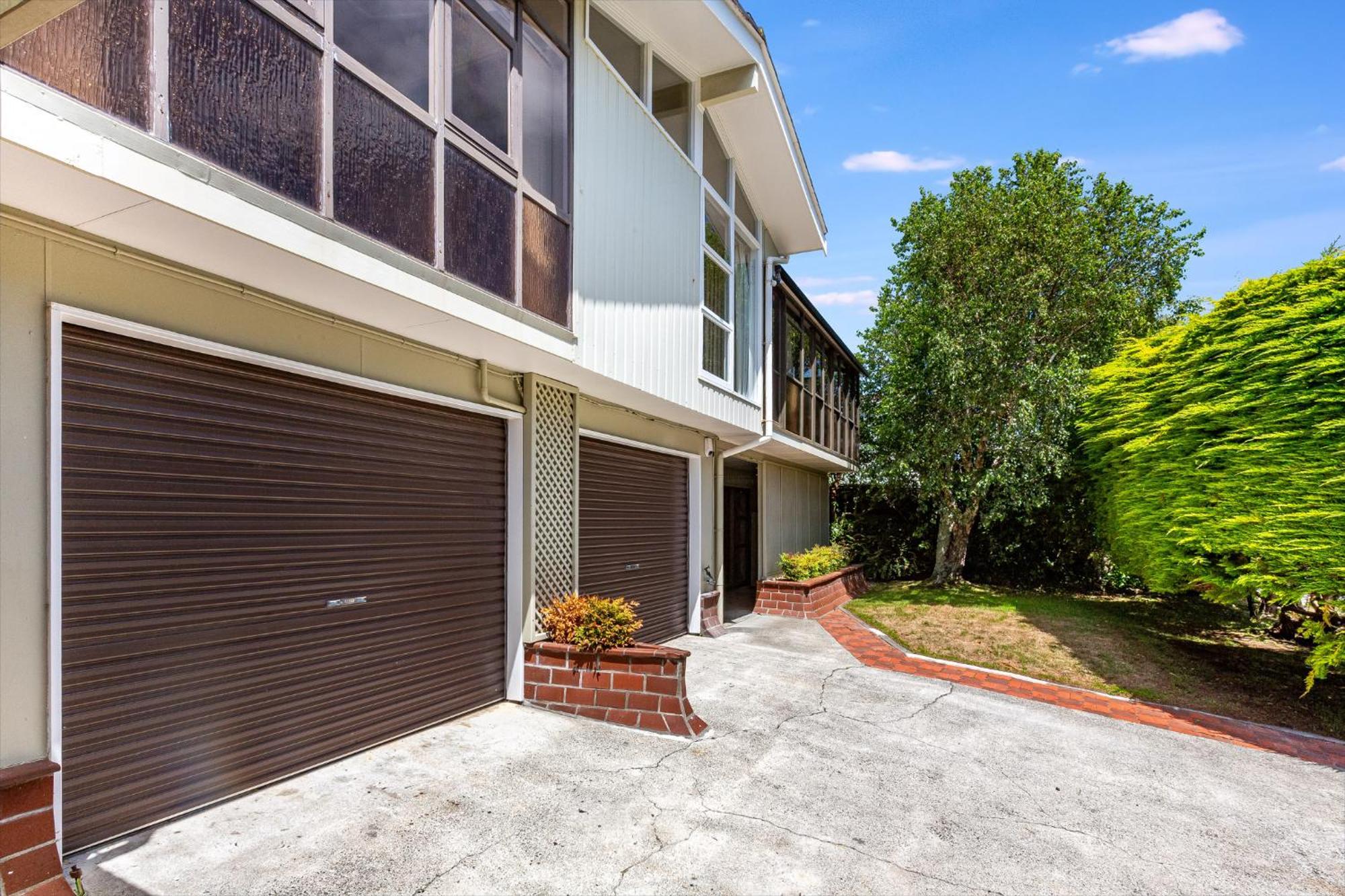 Retro 4 Bedroom Home, Warm And Welcoming, Quiet Location Porirua Exterior foto